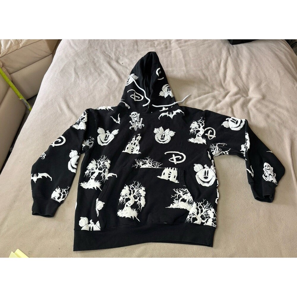 Disney Black & White Halloween Hoodie Glow In The Dark Size M
